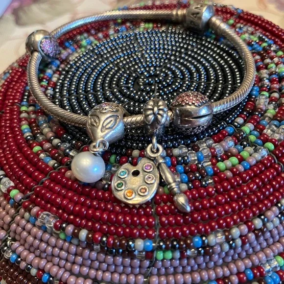 PANDORA BRACELET WITH CHARMS NEW IN BOX UNWORN - Picture 8 of 14